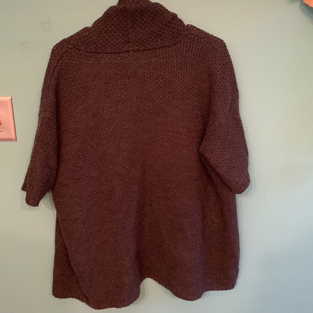 Half sleeve, versatile open sweater great for layering - Picture 3 of 3